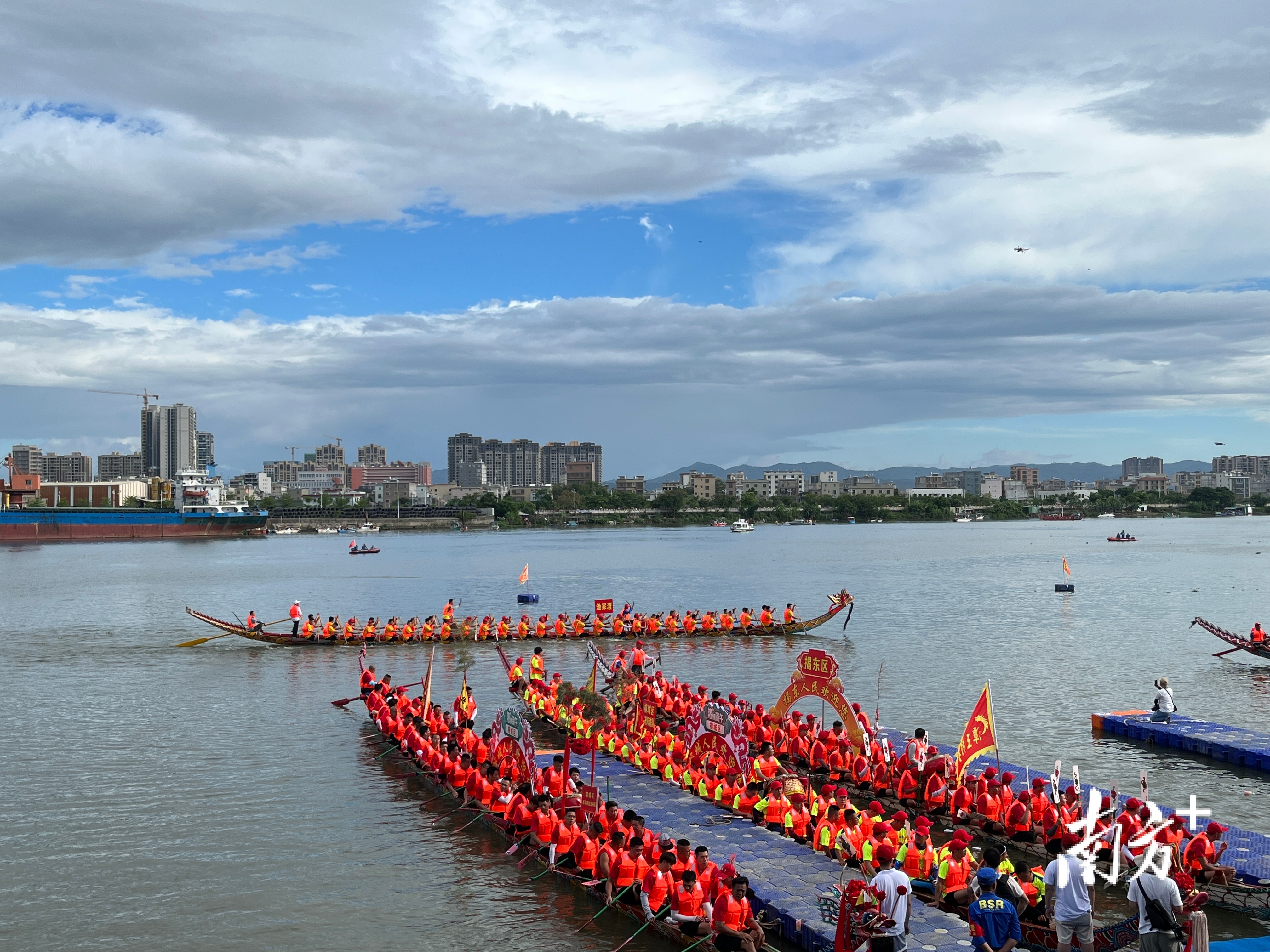 揭阳市首届龙舟民俗文化周"重头戏"龙舟巡演成功举办