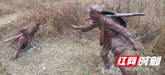 张家界国家森林公园门票站开展"重走红军路,缅怀革命先烈"党史学习