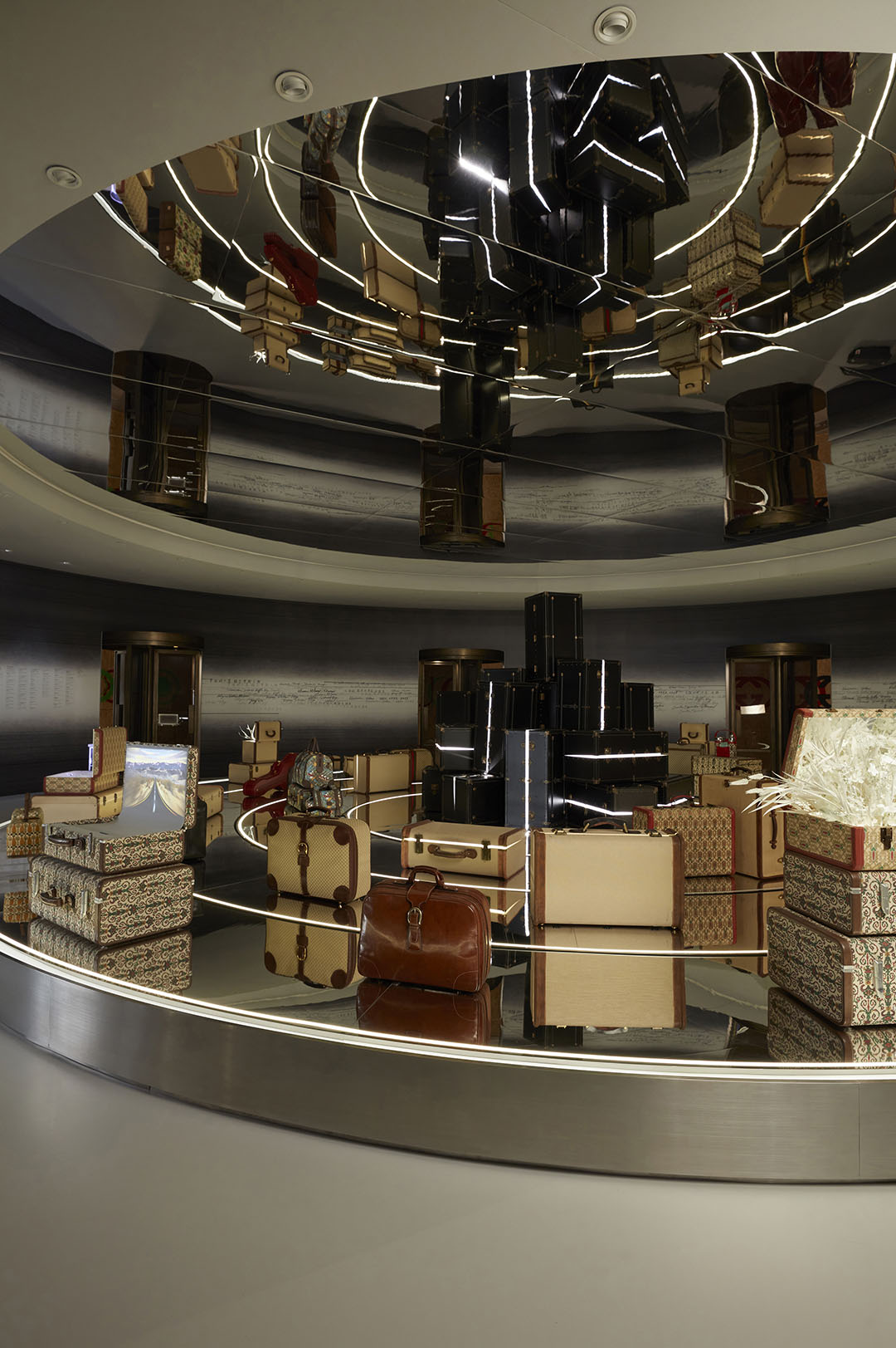 古驰隆重推出 gucci cosmos《寰宇古驰》典藏展