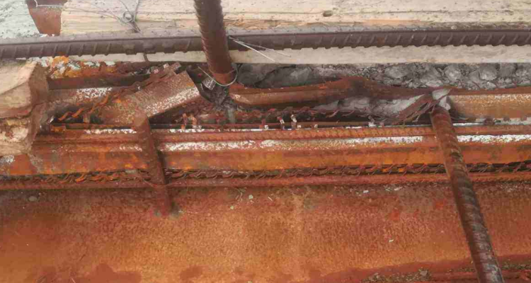 止水钢板凹槽朝向