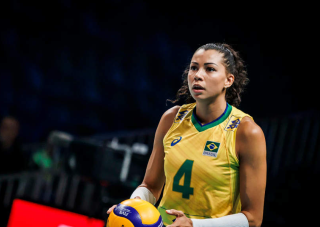 加比和卡罗尔教中国女排如何战胜意大利队