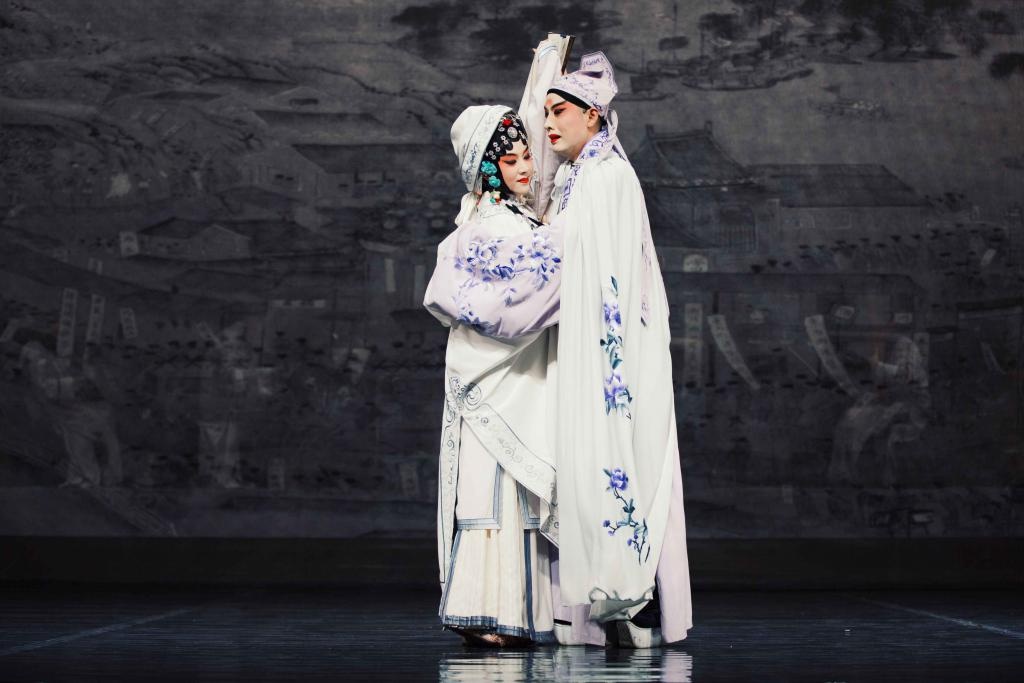 深晚报道|田沁鑫执导明清传奇压卷之作,《1699·桃花扇》下周鹏城上演