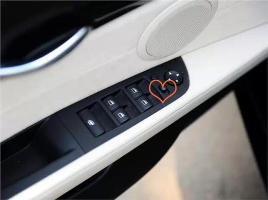 宝来倒车后视镜自动下翻怎么设置