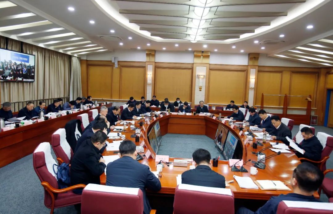 孟庆斌参加中国铁路济南局集团2022年铁路建设工作会议