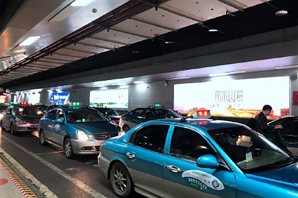 谁吃亏?杭州出租车"收1元"燃油附加费:油价上涨,乘客买单!