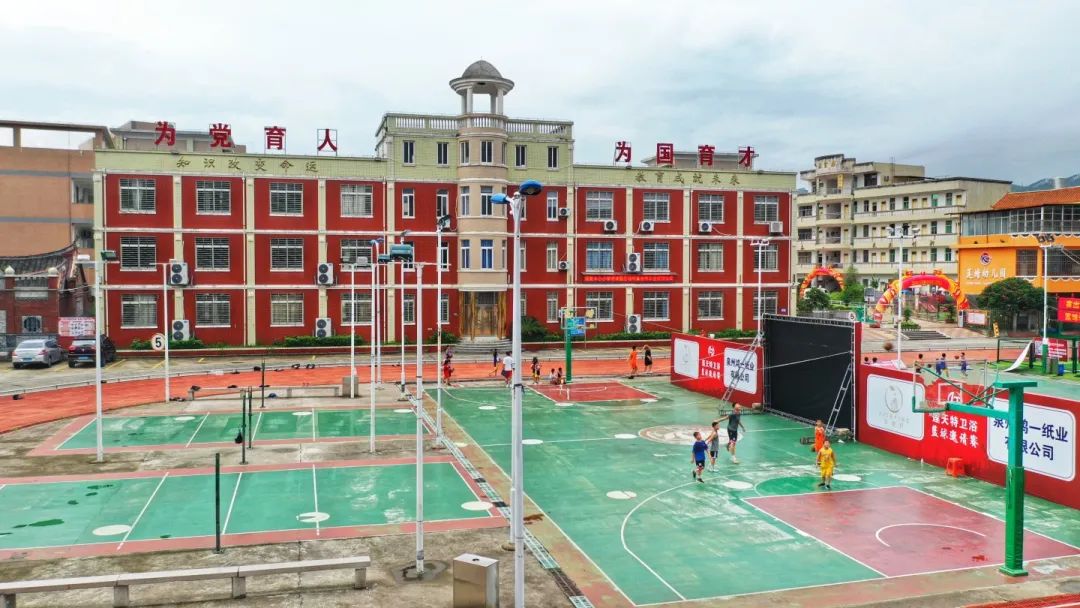 南安市溪美中心小学图片