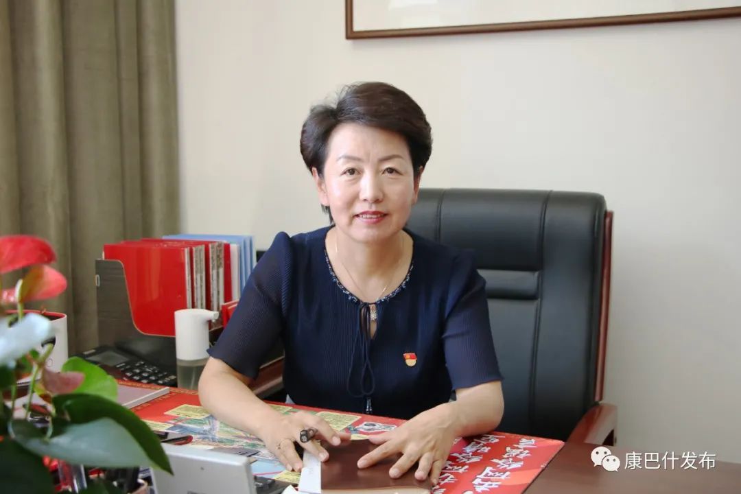 康巴什区教体局  党组书记,局长 张燕