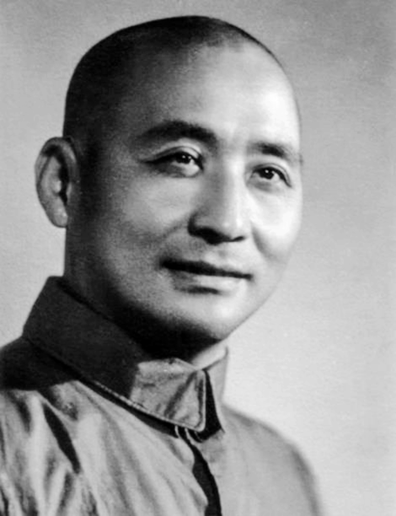 著名京剧演员艾世菊,在样板戏《海港》中演坏人钱守维,记得他吗