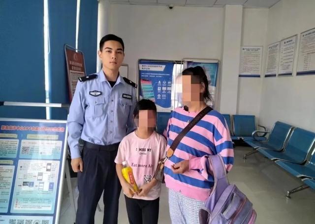 黄石一小女孩逃学被民警"逮"到派出所 民警:落下的课,蜀黍给你补上