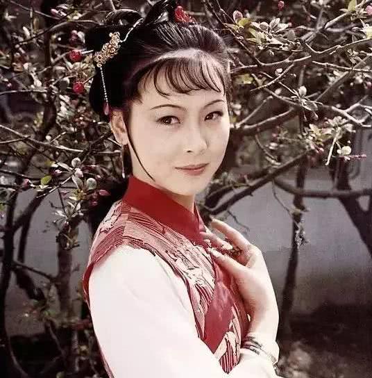 赵姨娘的悲剧:初始编码被写入"扶弟魔,一生都被娘家人控制
