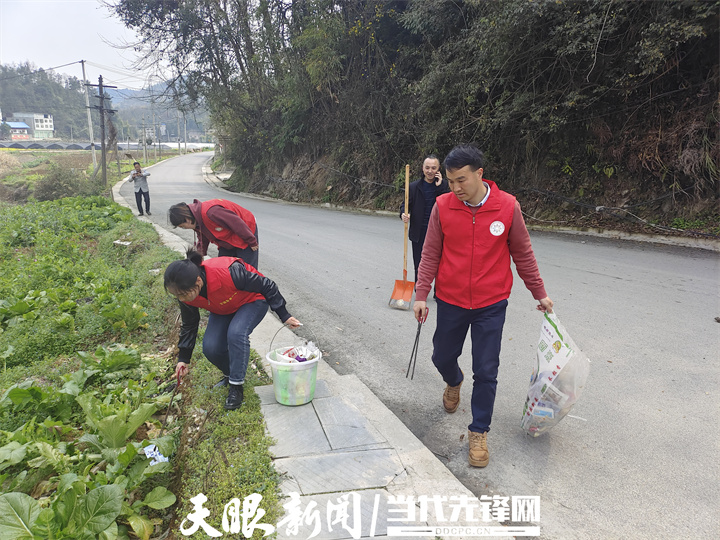 新蒲新区新中街道:"硬10条"整治人居环境
