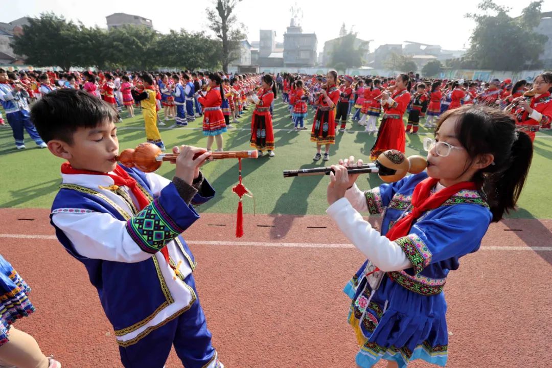 土风舞葫芦丝图片