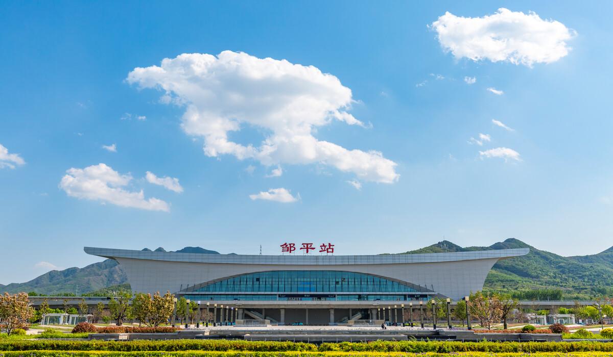 山东邹平高铁站途经公交车路线乘坐点及其运行时间