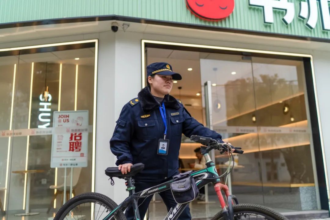 城管巾帼花平凡绽芳华