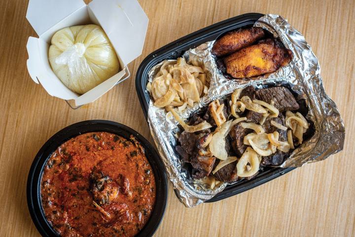 里面会是什么?闻起来会是什么味道?谁会在那里?那天的菜单上有什么?