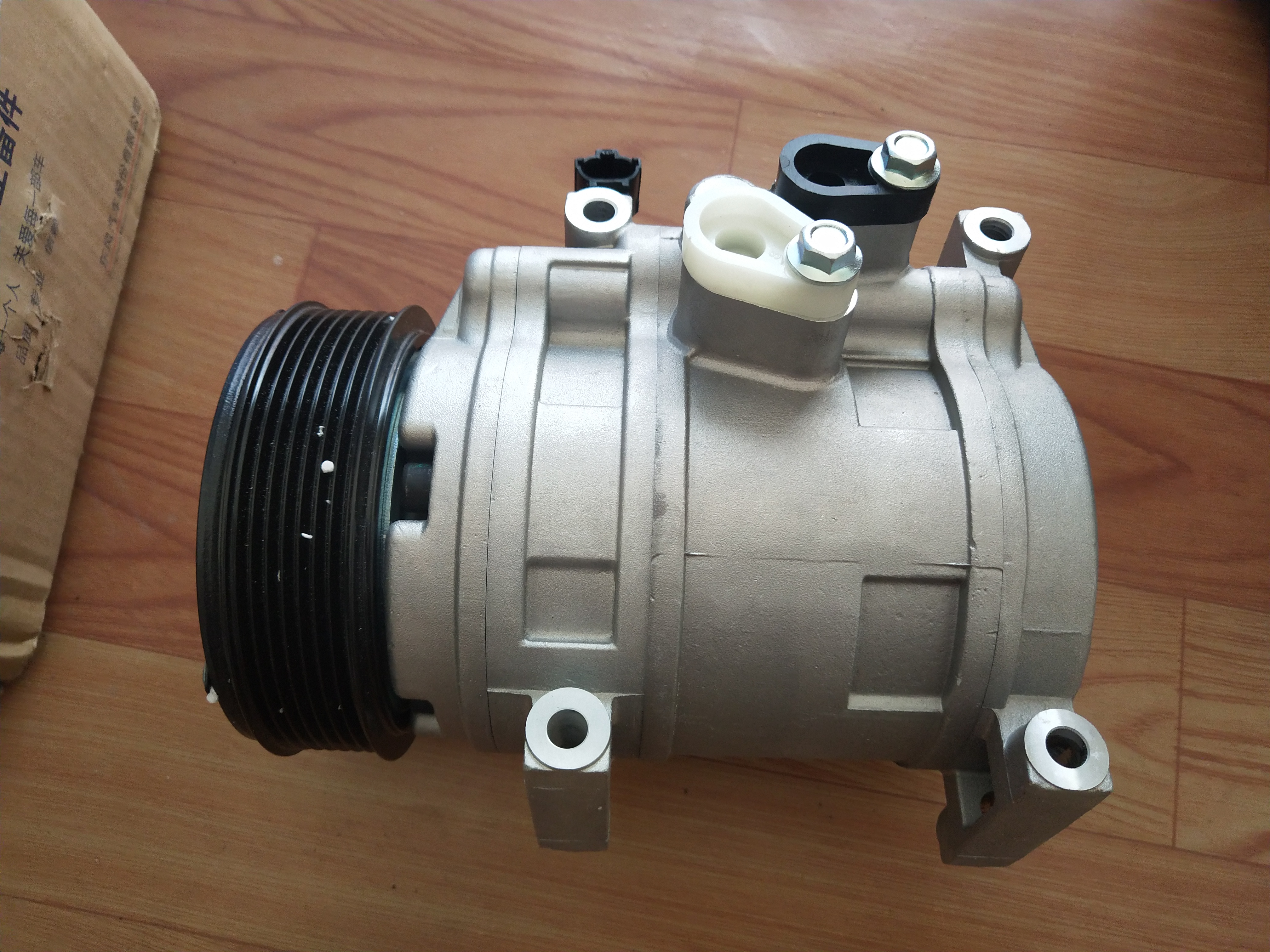 东风多利卡d9空调压缩机起动机发电机高压油泵燃油泵喷油器总成