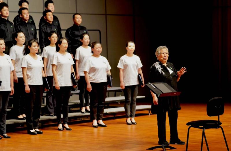 吴灵芬携手国家大剧院合唱团示范合唱课 把艺术的种子洒进孩子的