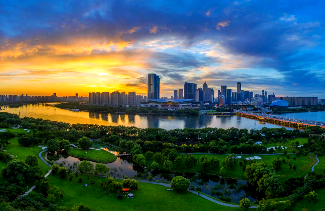 沈阳浑河:一幅多彩的画卷展现城市风貌