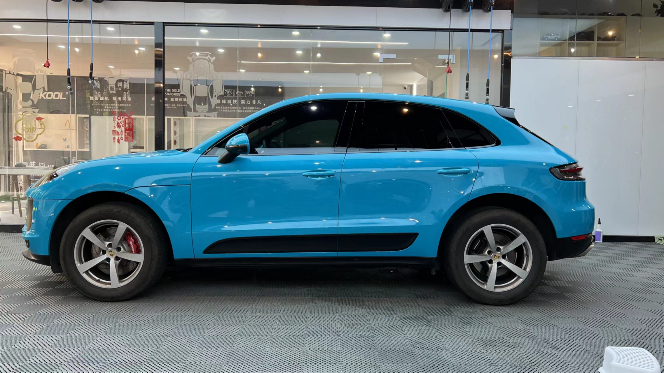 好看的改色膜—韩亚pet迈阿密蓝:静谧深邃,无可复制!