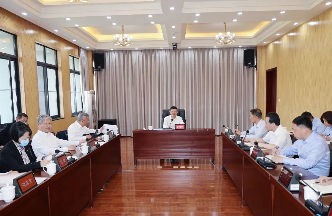 生态环境部副部长叶民,核安全总工程师,办公厅主任田为勇参加调研和