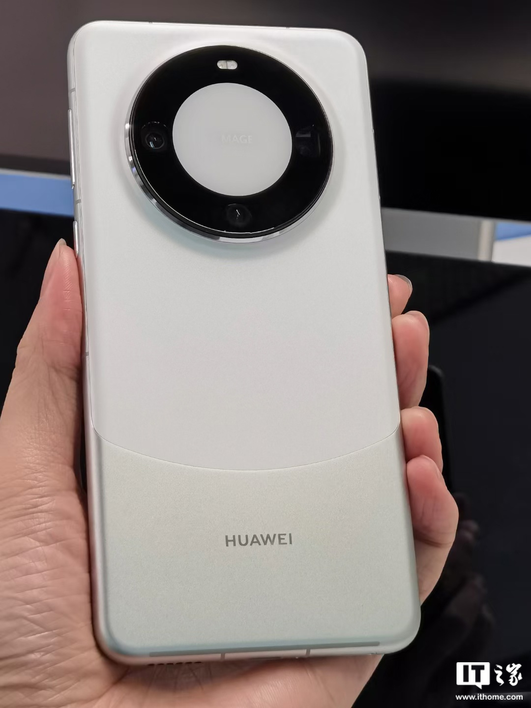 it之家首发上手华为 mate 60 pro 真机图赏:海思麒麟正式回归