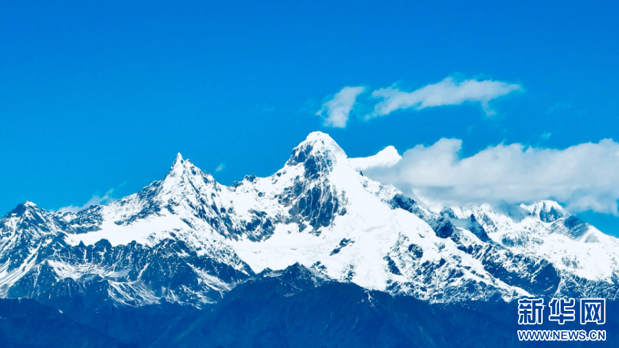 多角度记录梅里雪山最高峰卡瓦格博峰美景