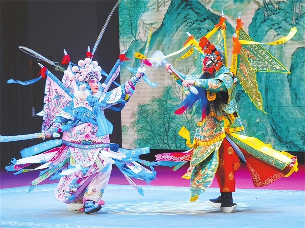 以戏为媒 编织美好未来