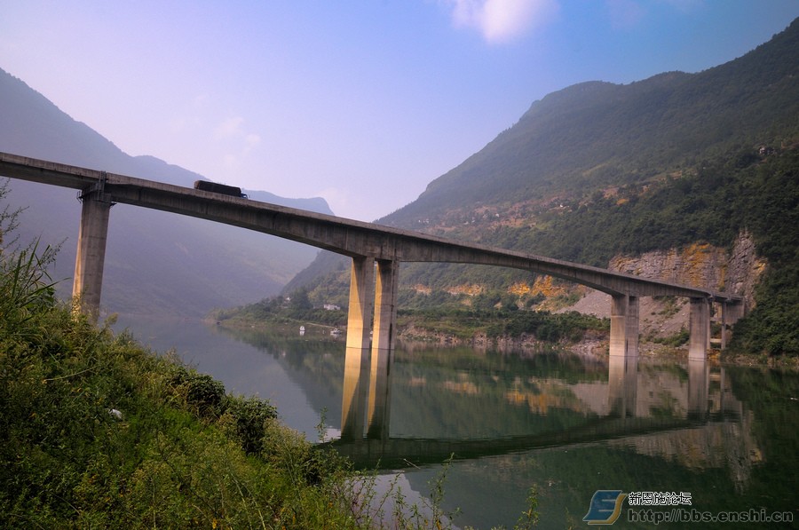 浅谈高墩模板的支撑系统