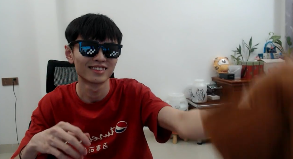 ag包子生日直播获粉丝祝福,送上沙画视频,感动众多网友!