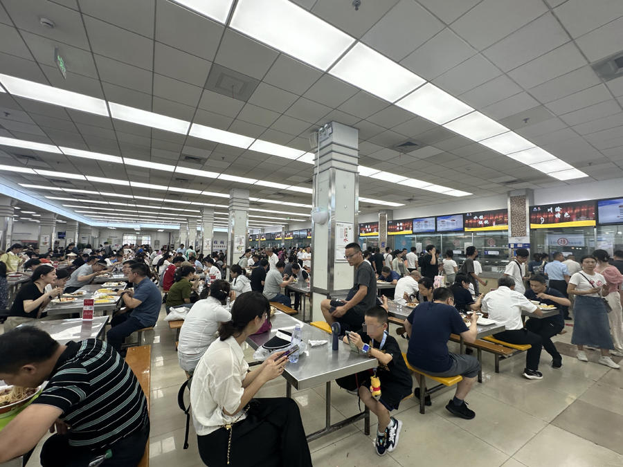 大学食堂图片真实的图片