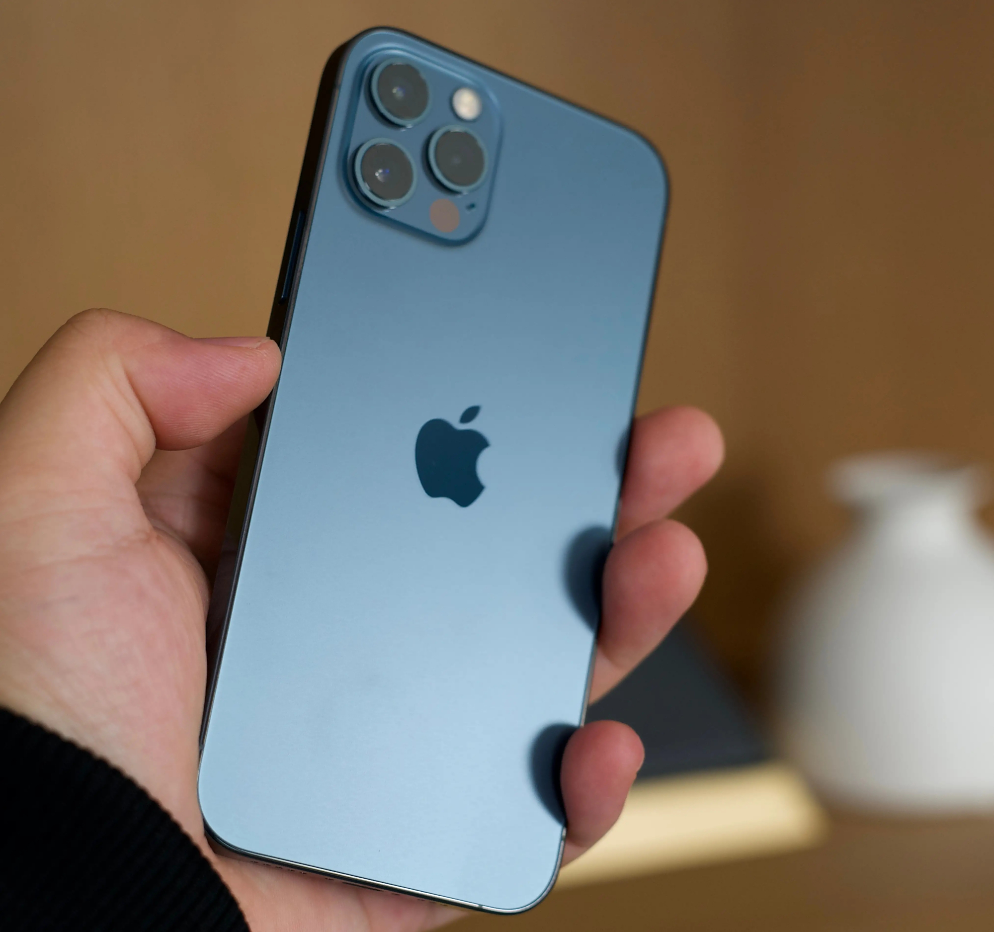 iphone 12 pro测评体验:简约大气,屏幕细腻