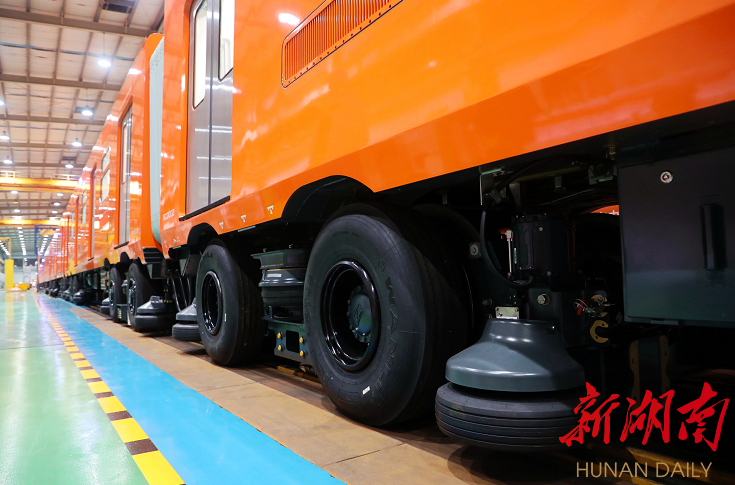 墨西哥城地铁新1号线首列车发车仪式在中墨同时举行