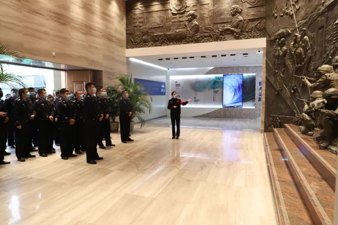 云霄县公安局组织到 "漳州110"事迹展览馆新馆参观学习