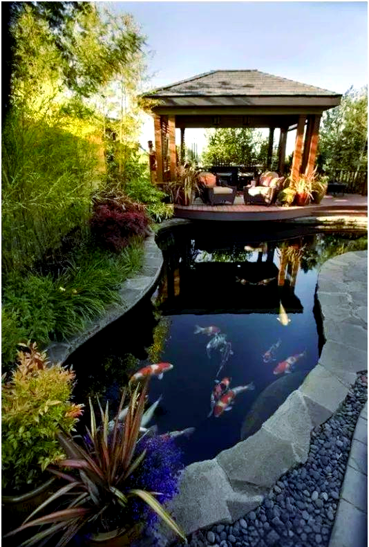 夏日里,水塘还能带来"过塘风",为居住者带来一丝清凉.在火灾等紧急情