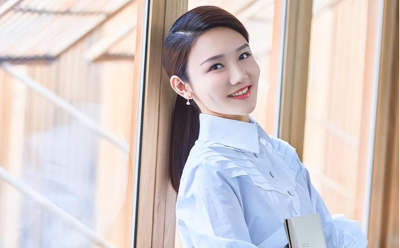 央视十佳主持人出炉!杨帆任鲁豫落选,龙洋上榜受质疑