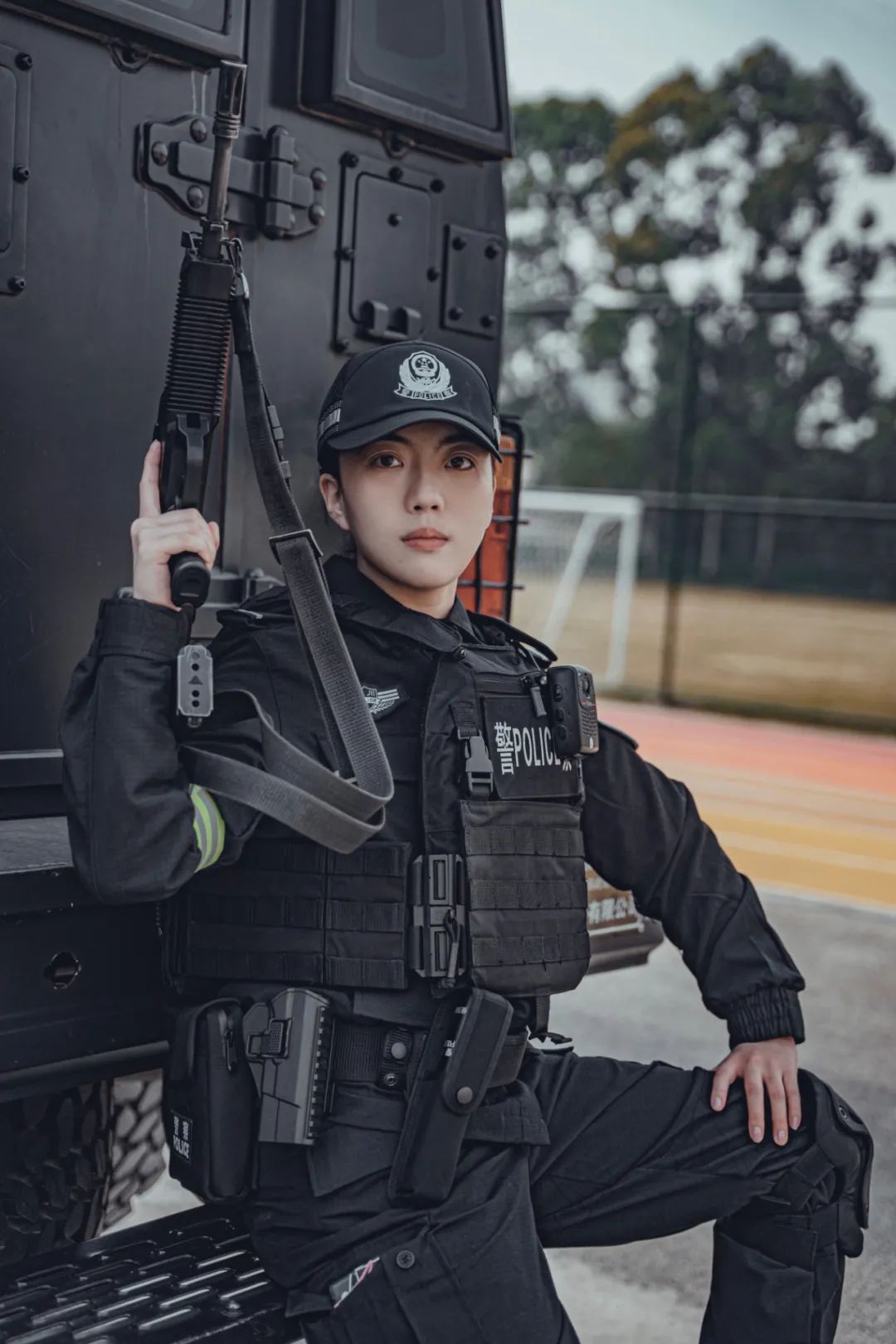 成都警察郑含笑:香花不绽,含笑不言