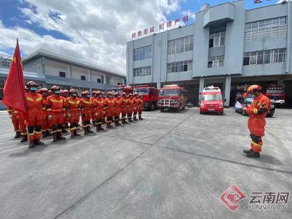 房屋受損,瓦片散落……保山施甸地震現場圖曝光