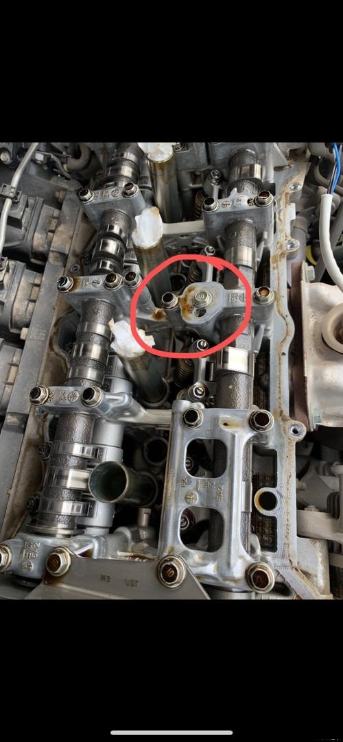 轿车发动机下气门坏了修一多少钱