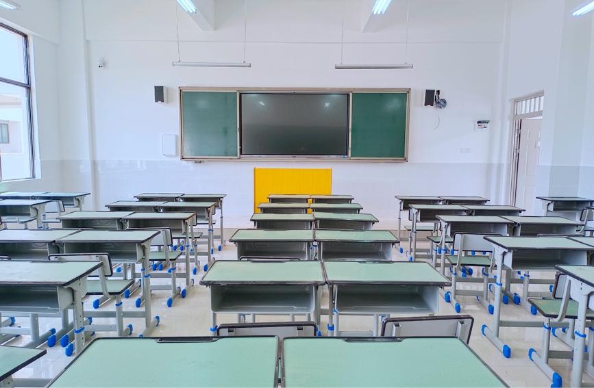 云南漾濞一中灾后整体搬迁项目竣工交付使用