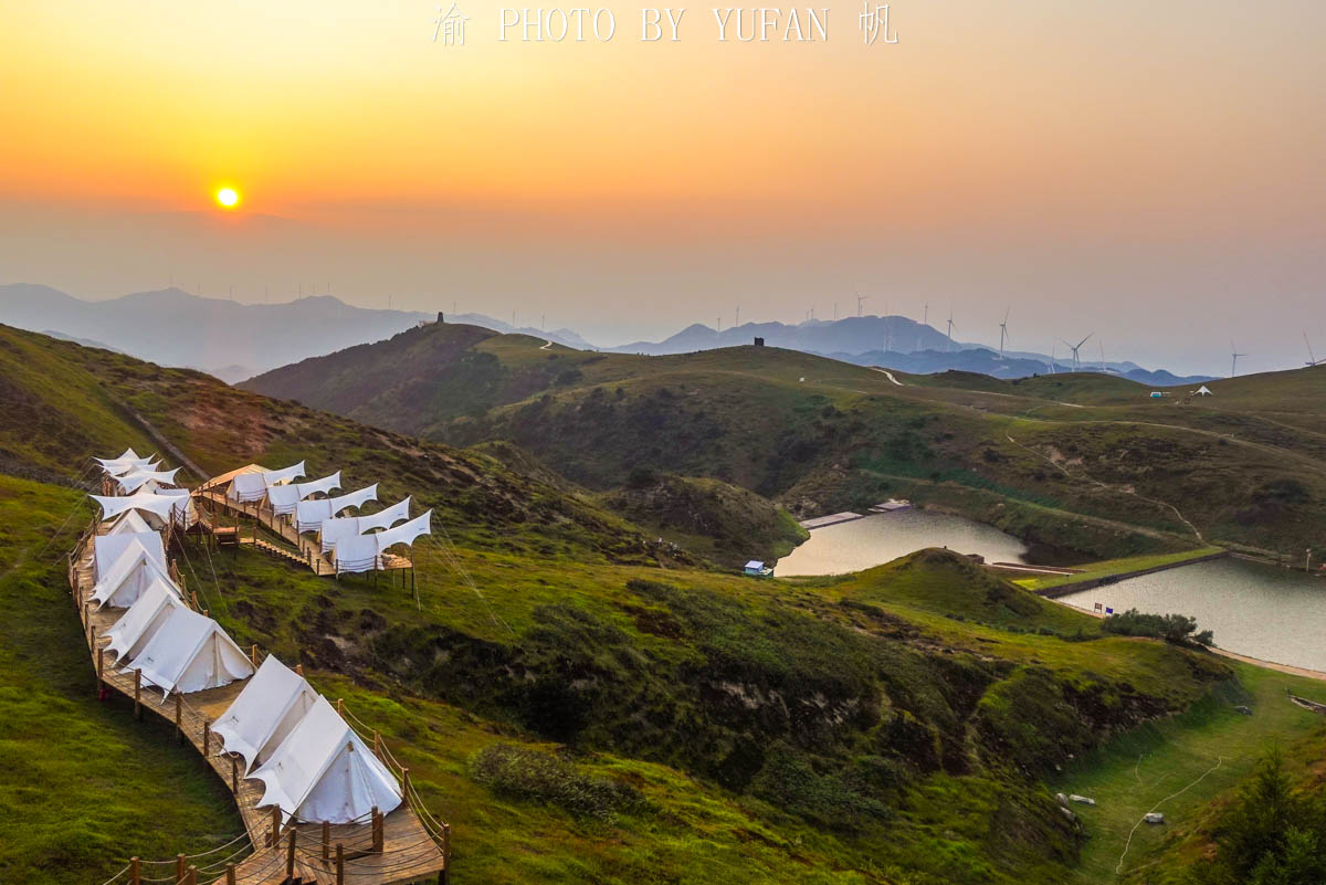 湖南也有天池和草原,离广东只需2小时车程,被誉地球的一滴眼泪