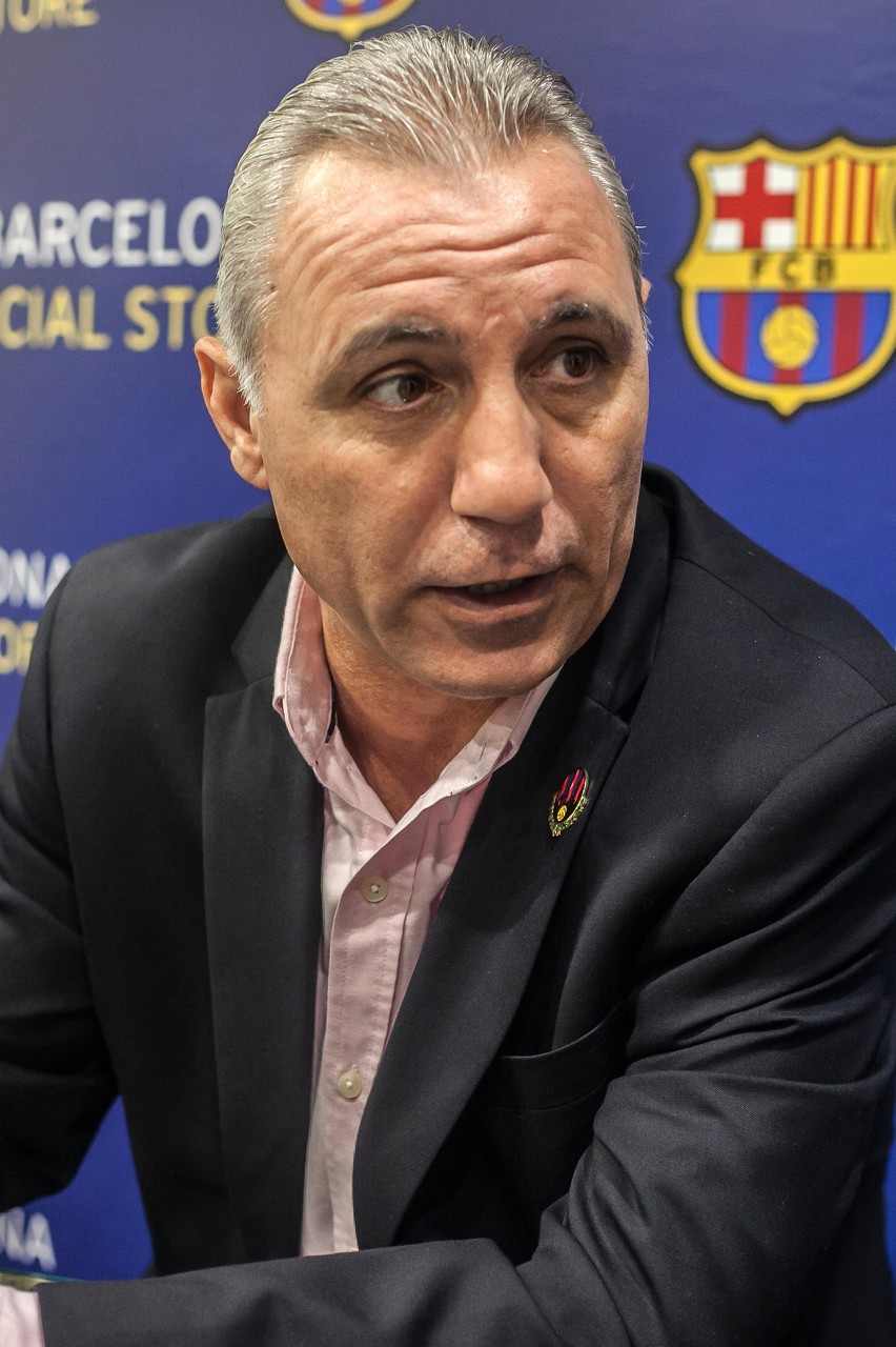 斯托伊奇科夫:92年欧冠决赛改变巴萨历史 科曼是传奇应得到爱护