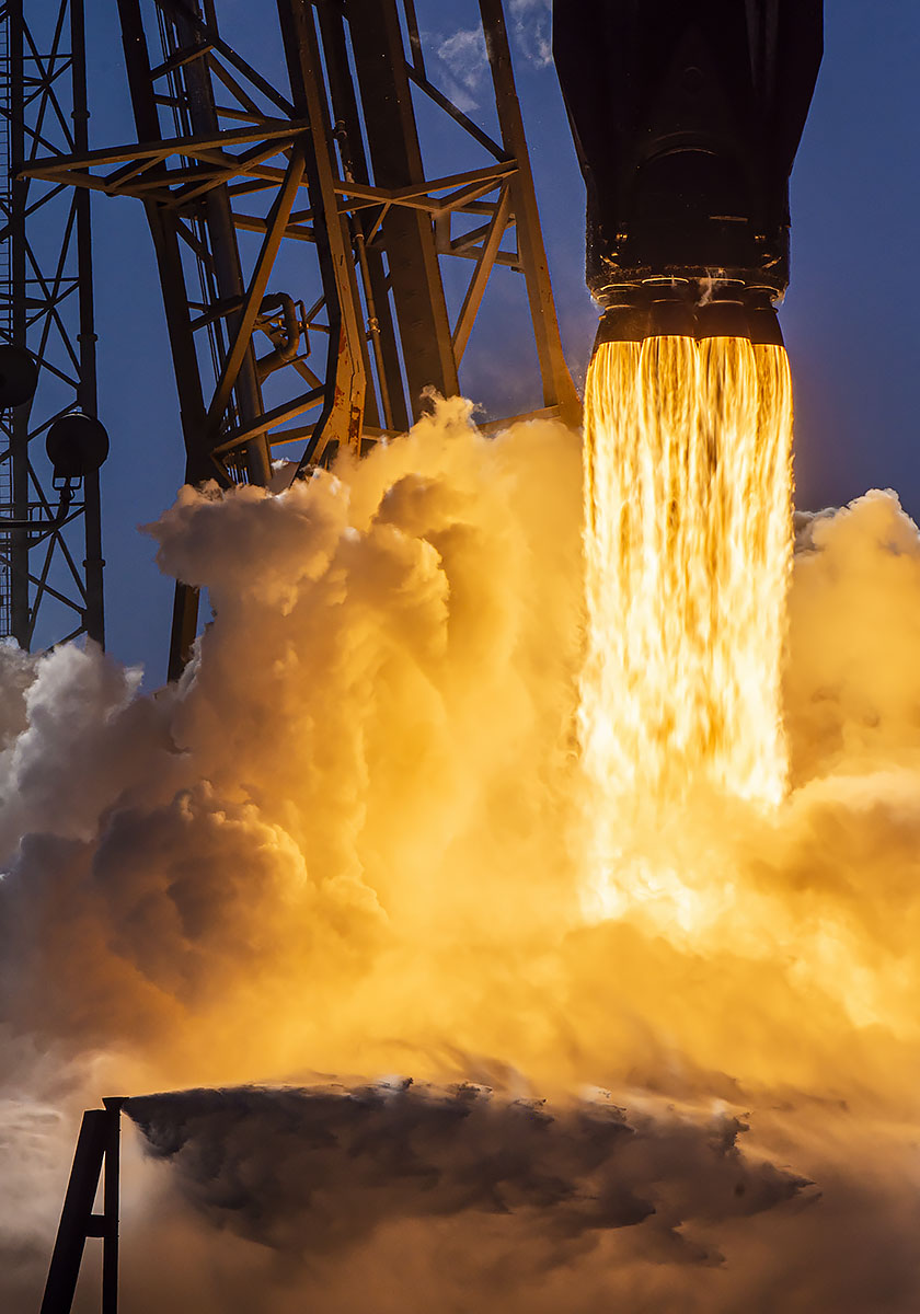 spacex 发射merah putih 2 卫星,猎鹰九号火箭完成第 300 次发射