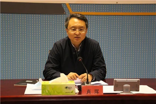 做好经济工作"晴雨表" 肖辉调研全区财税工作