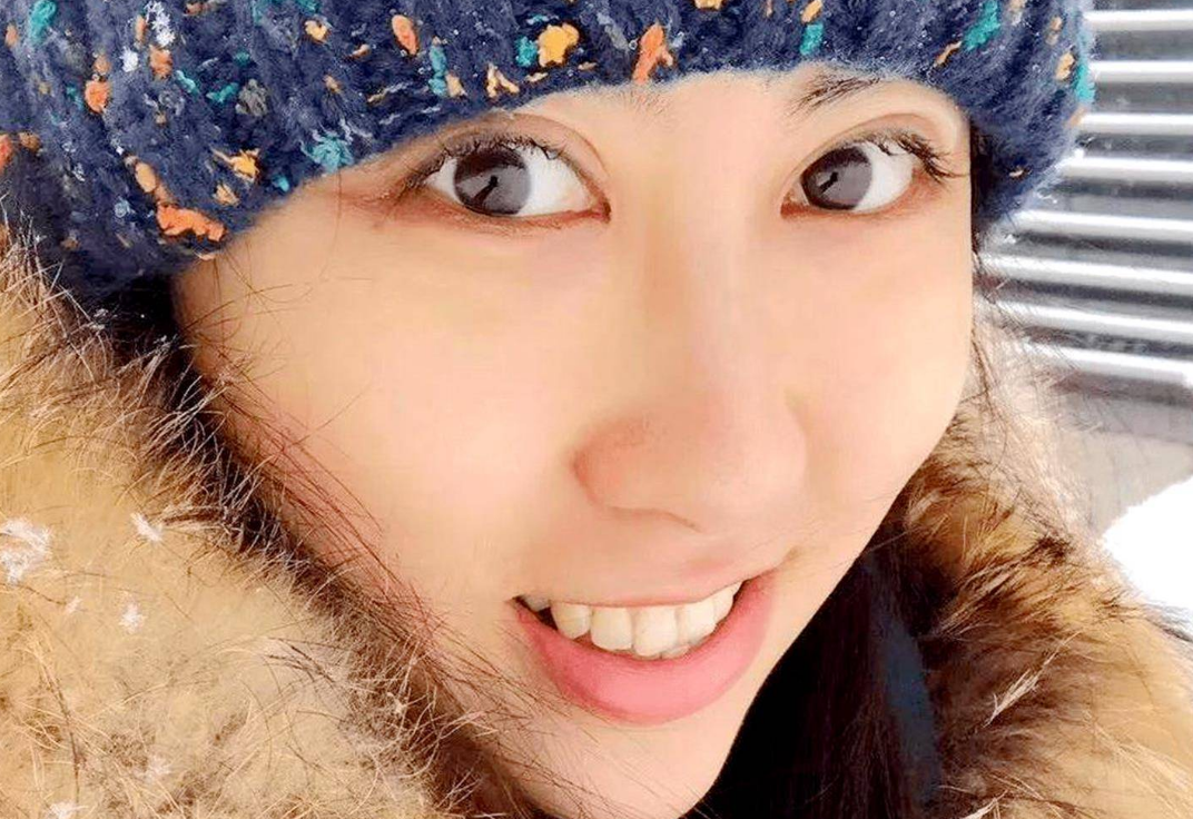 网友对比"贾浅浅和管笑笑",同为"文二代",能力差距未免太大