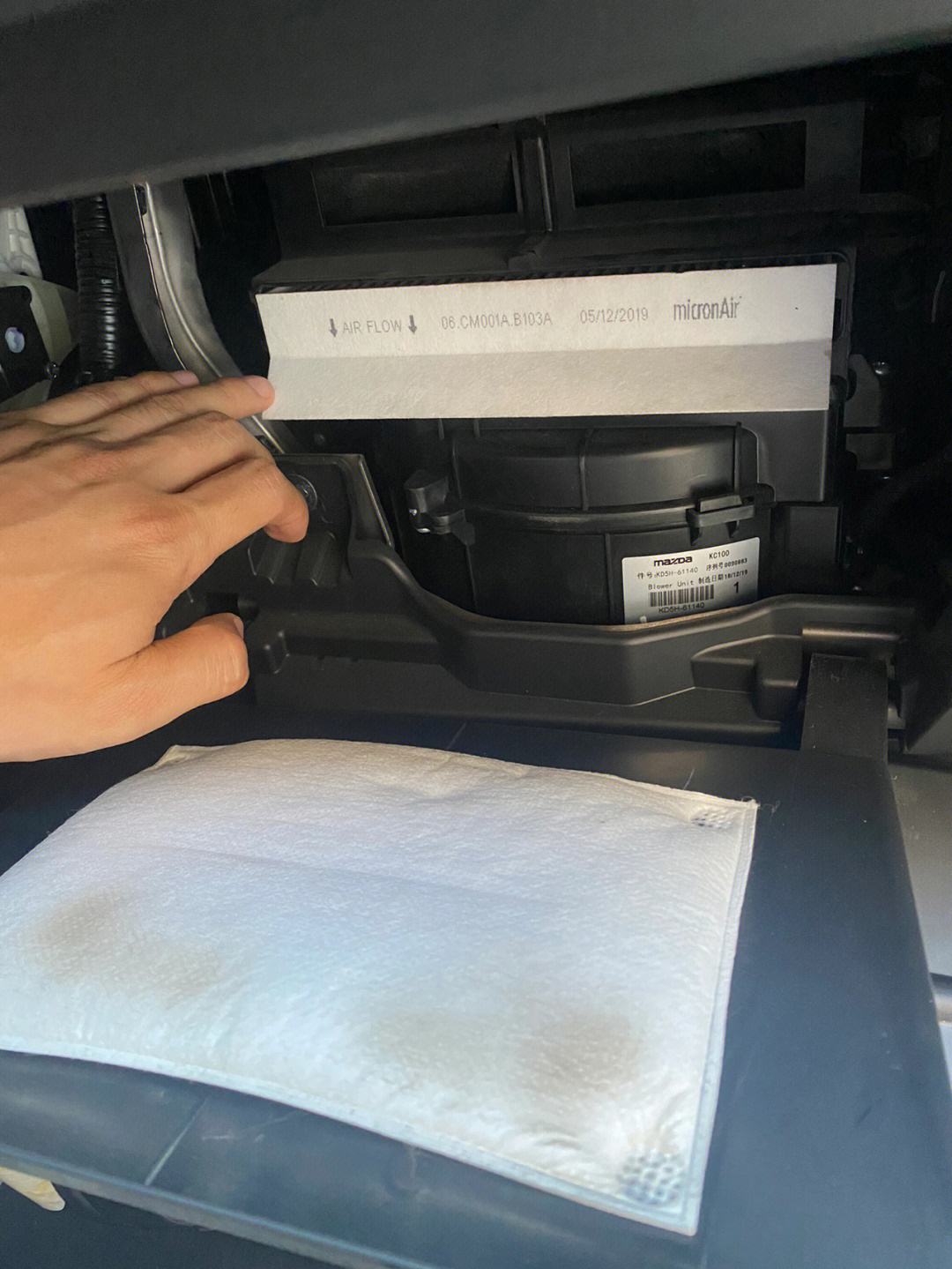 雷诺科雷傲空调滤芯怎么换