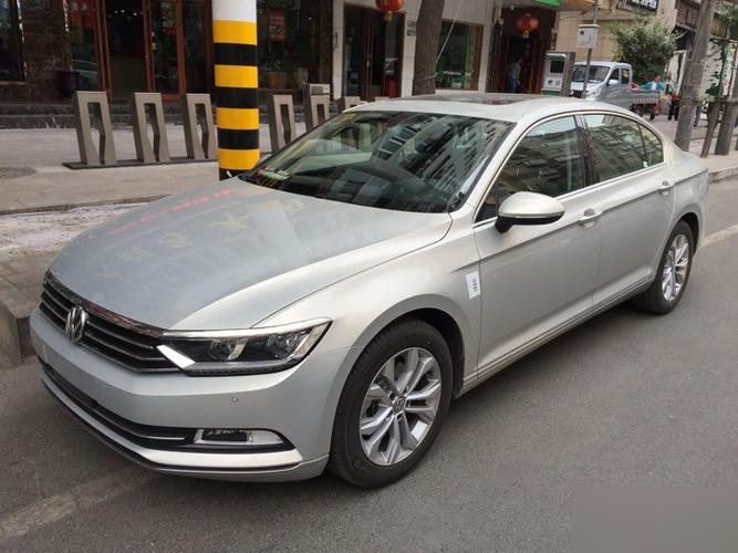 大众迈腾凯撒金好看吗