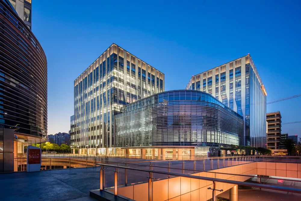 获白玉兰奖,国家优质工程奖 ——上海虹桥阿里