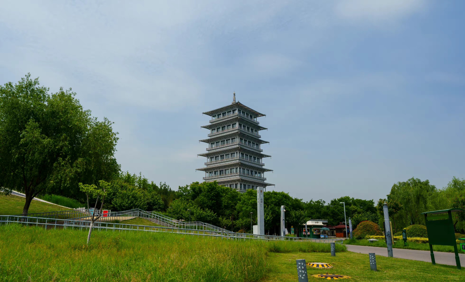 五一去哪儿玩,西安世博园给你奇妙体验,快来体验一番初春美景吧