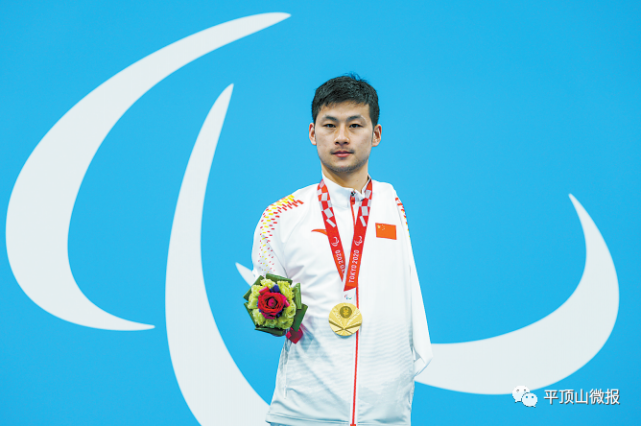 的比赛,王金刚在朋友圈发了这样一条信息,还有他在残奥会中的赛事照片