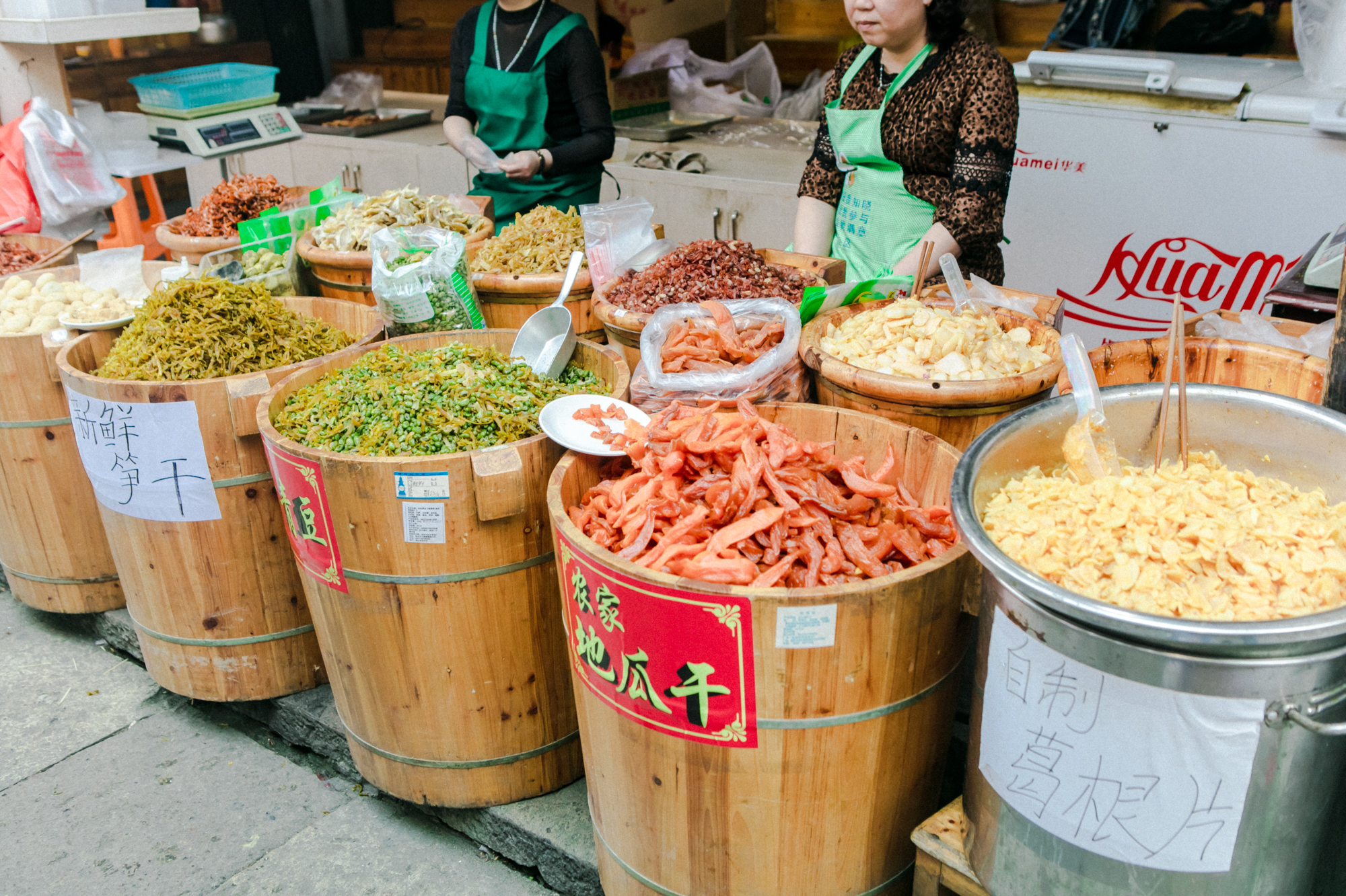 运河边的一个江南古镇,可以叫美食一条街古镇 想吃什么都有